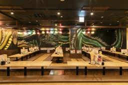 店舗運営の大きな裁量を店長に委ねているため、一人の経営者のような視点で店舗づくりを経験できます。