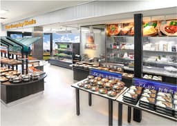 お会計は業務スーパーのレジで行うためレジ業務がなく、調理や店舗運営に集中できる環境です