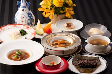 料理長から直々に伝統の中国料理の技法を伝えます！