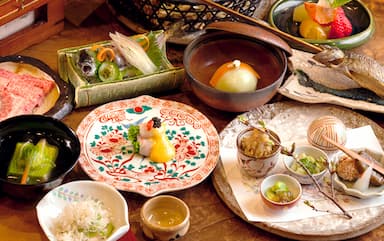 和食レストラン花暦では兵庫五国の豊富な食材をふんだんに使用したメニューご用意しています！