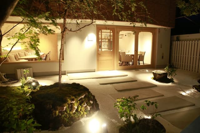 【賞与＆インセンティブあり／完全週休二日制】枯山水の庭に癒やされる創作イタリアン。自由な発想でお店づくりに関われる調理スタッフ募集！