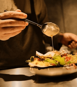 完全予約制の洗練された創作料理の世界で活躍を。