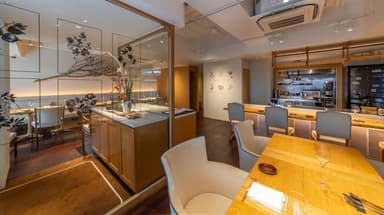経験を活かしつつ、ジャンルにとらわれない創作料理のサービス業務でスキルアップできます。