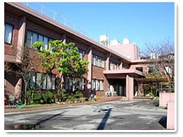 千葉県内にて介護施設等を２１施設一括運営している安定法人ですので、長期間安心して勤務を続けられます。