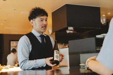 クラフトビールやナチュラルワイン、日本酒の知識も自然と身につく学び多き現場です。