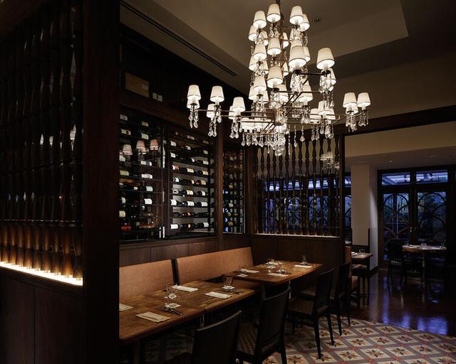 【月給32万円～／月9日休み／表参道駅徒歩2分】自然と都会が調和する地中海ダイニング『CICADA』で、心を動かす接客を◎ソムリエ資格取得を目指す方も大歓迎！