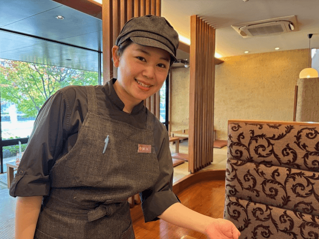 優しいSVと、頼りになるアルバイトさんがいます。ここに転職して「好きな飲食が続けられる」と思え るようになりました！【賞与年2回／月9日休み／家賃補助あり】