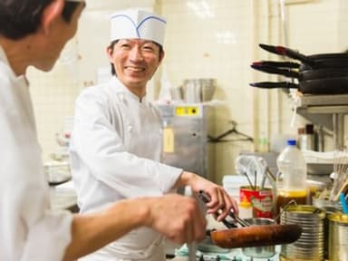 病院内レストラン・ベーカリーカフェで、エリアマネージャー候補の募集です。