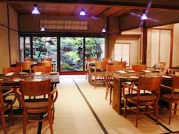 和モダンな空間で、ゆったりとした時間が流れる『o・mo・ya』。