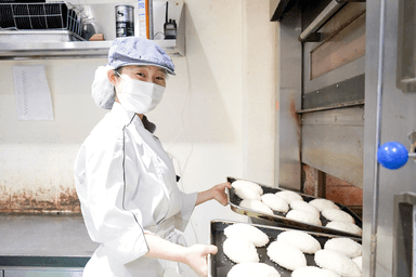 培ってきた製パン経験を活かし、関西屈指のサービスエリアでご活躍しませんか？