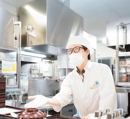 培ってきた調理経験を活かし、関西屈指のサービスエリアでご活躍しませんか？