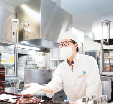 培ってきた調理経験を活かし、関西屈指のサービスエリアでご活躍しませんか？