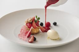 ミシュラン星獲得の実績を持つ名門企業で、一流の製菓技術と感性を磨きながら経歴に箔を付けられます。