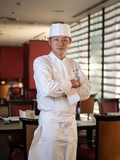 町場のレストラン経験もある料理長は、常に試行錯誤し最高の料理の為の研究を欠かさない。