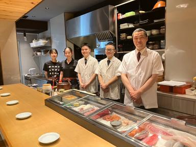 様々な年代のスタッフが活躍中！昔ながらの堅い雰囲気は一切ありません！