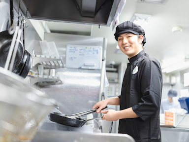 イオングループの「オリジン東秀株式会社」が運営する中華食堂で店長をめざしてくださるスタッフを募集。