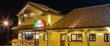 各店舗には社員が数名体制で配置されており、業務負担を分散しながら協力して店舗を運営できます。