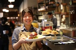 未経験から店長をめざせる！接客から店舗運営まで、段階を踏んで成長できる環境です。