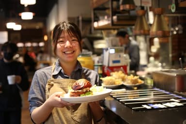 未経験から店長をめざせる！接客から店舗運営まで、段階を踏んで成長できる環境です。