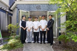 神戸市北区で親しまれるパティスリーを、チームで支えています。