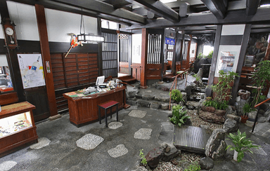 『札幌かに本家』岡崎店がホールスタッフを募集します