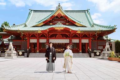 伝統ある式場で、人生の節目に寄り添う接客を。多彩な経験が活きる職場です。