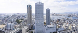 広大な日本庭園を有する大阪のスパ施設。地下1,000mから湧き出す天然温泉が人気。