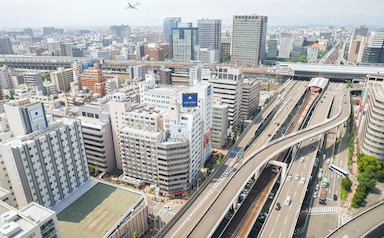 新大阪駅から徒歩5分。月給30万～40万円。経験を活かしてぜひシェフにご就任ください。