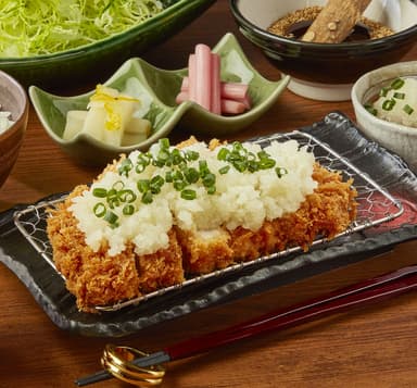 業界内でも高い給与水準と充実した待遇が揃っており、安定した生活基盤を築きながら働けます。
