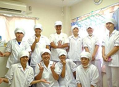 土日祝日はお休み。基本的に夕方には業務が終わります。有休取得率は94％！