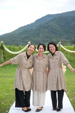 カーブドッチエリア内の和食とフレンチレストランと、新潟駅近くのビストロにてサービススタッフを募集。