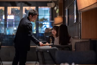 お客様一人ひとりに寄り添う接客を大切に。新しいホテルのサービスを一緒につくりましょう。