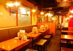 新宿・大久保エリアで展開する、リーズナブルで日常的に楽しめる和食店でのホール接客およびキッチン調理。