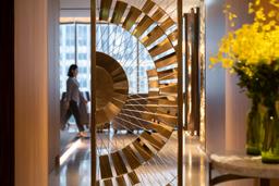 非日常のひとときを彩る上質なサービスを。