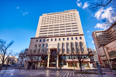 千葉の中心地に佇む「ロイヤルパインズホテル千葉」。地域の皆様に愛されるホテルです。