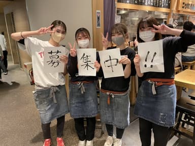 福岡市内で個性ある店舗を展開する株式会社New Order。今回はサービススタッフを募集します。