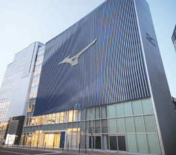 世界的なスポーツ用品メーカー100％出資の企業。安定性バツグンです。