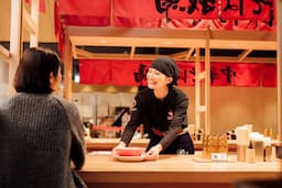 広島県内で12店舗を展開中。地域に根ざしながら、心から満足いただけるお店づくりを追求しています！