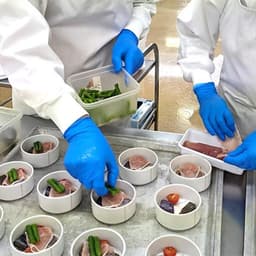 自分のアイデアがメニューに採用される機会があり、機内食という特別な形で形になる喜びを実感できます。