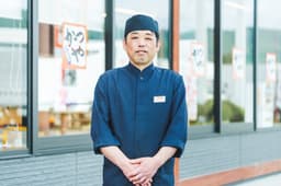飲食経験を活かして店長候補へ。店舗運営やスタッフ育成にも関われます。