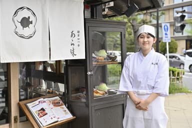 料理長として、味だけでなく厨房オペレーションやスタッフ育成もお任せします。