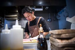 丁寧な仕込みが、美味しさの土台に。料理に集中できる環境です。