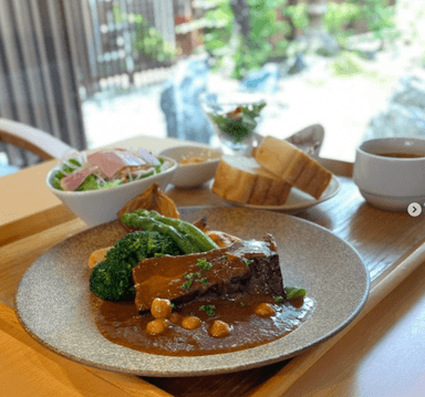 2027年8月開業のオーベルジュ立ち上げメンバー募集！カフェレストランと兼任で新店を盛り上げませんか