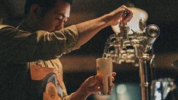 ピルスナーウルケル・タップスターの拘りの技術を学ぶことが出来ます！