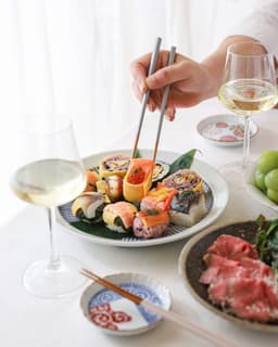 各店舗や通販を支える本社工場で、ものづくりの現場を動かすマネージャー候補の募集です。