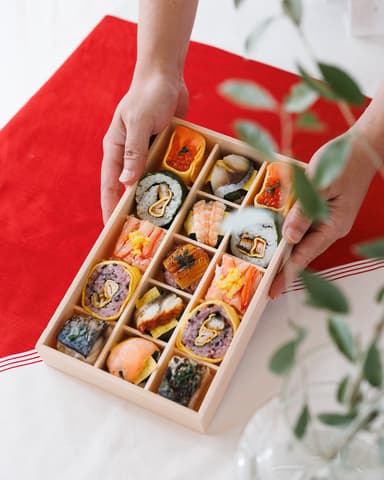 手鞠寿司・おはぎ・寿司体験を通して、日本の食文化を京都から発信する新プロジェクトです。