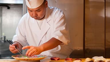 新橋駅の隠れ家本格海鮮料理店で調理スタッフを大募集！