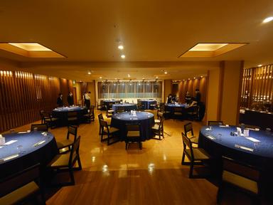 旅先のような癒しを届ける温浴リゾート。心に残るおもてなしで「また来たい」をつくる仕事です。