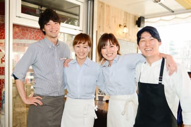 首都圏で出店を続ける成長企業。現場経験を活かし、次はお店づくりや店舗運営に関わるポジションへ。
