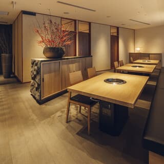 名古屋市内の高級和牛を扱う料理店でご活躍ください。月給28万～34万円。お休みはたっぷり月8日～9日